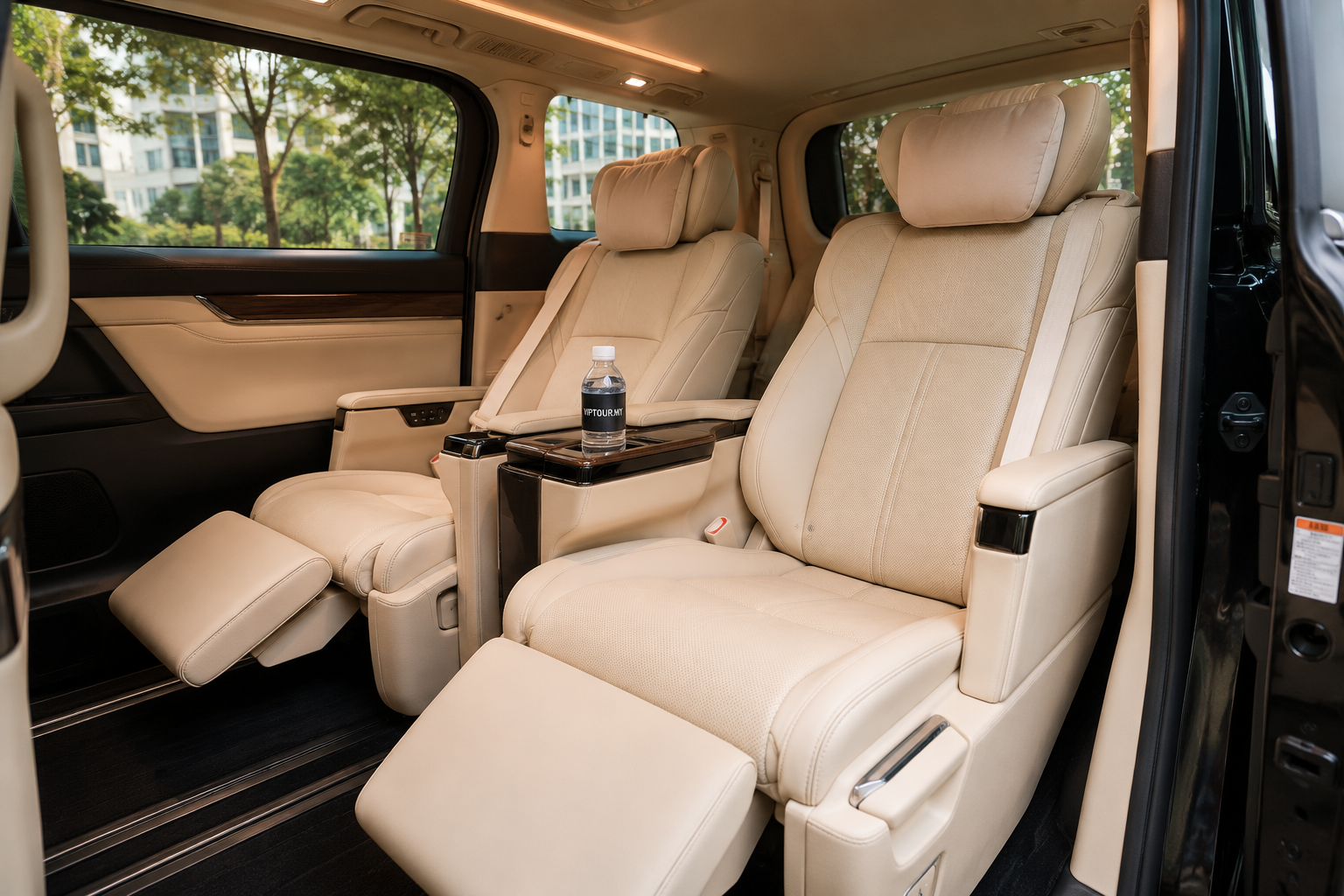 Toyota Alphard 埃尔法内饰